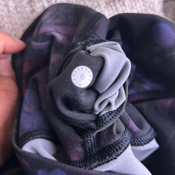 Lululemon Wunder Under size 6 - Picture 6 of 9